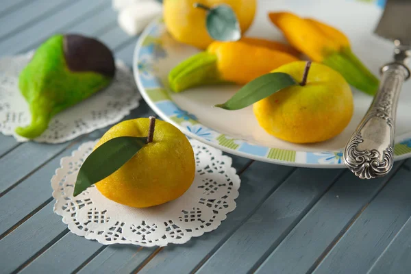 Γλυκά Φτιαγμένα Πάστα Αμυγδάλου Σχήμα Φρούτου Παραδοσιακό Σικελικό Επιδόρπιο Closeup Royalty Free Εικόνες Αρχείου
