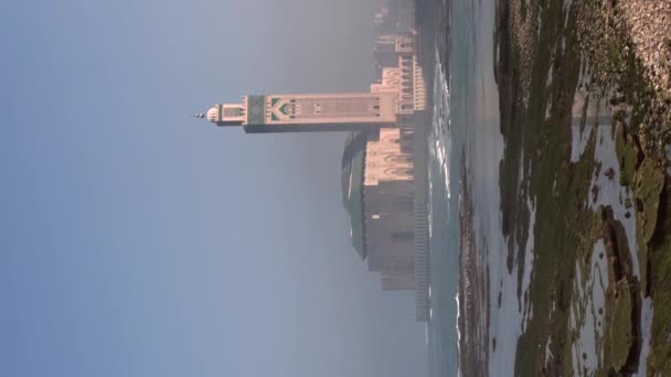 Vista Mesquita Hassan Dia Quente Vídeo Vertical Casablanca Marrocos — Vídeo de Stock