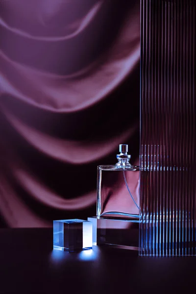 Perfumeryjna Elegancka Kompozycja Wykonana Przezroczystej Butelki Perfum Stole Fotografia Pionowa — Zdjęcie stockowe