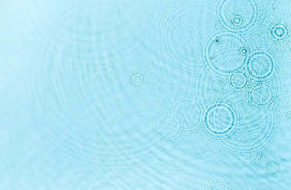 Gocce Sull Acqua Sfondo Blu Texture Vista Dall Alto — Foto Stock