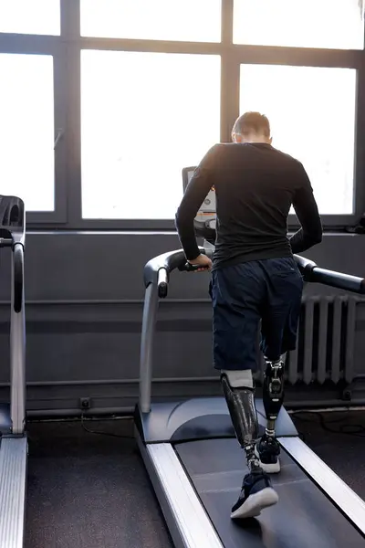 Muscular Man Stylish Sportswear Working Out Treadmills Gym Back View — Stock Photo, Image