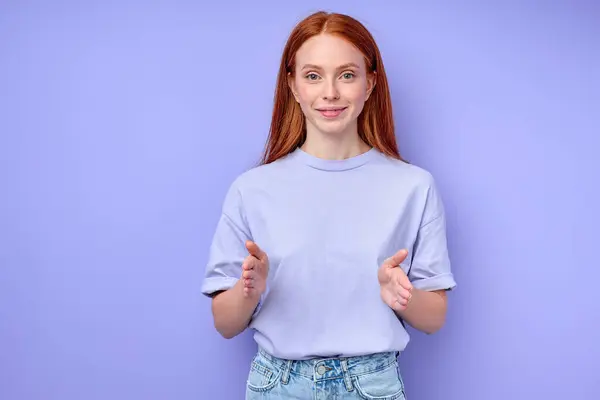 Happy Awesome Ginger Girl Talking Gestures Stretching Arms Looking Camera — Stock Photo, Image