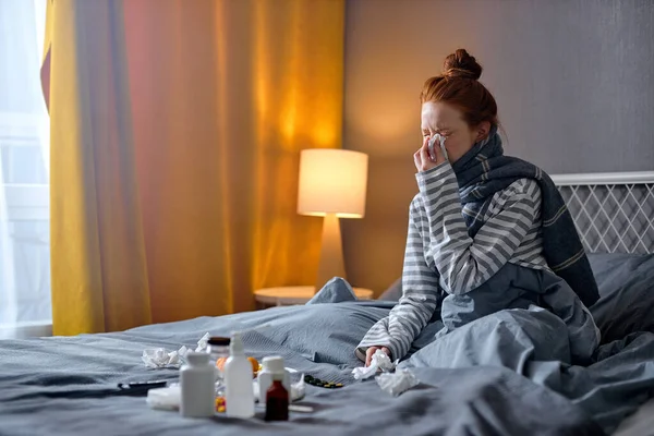 Young Redhead Caucasian Woman Having Cough Sneezing Feeling Sick Lying — Stock Photo, Image