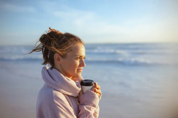 Relaxed Stylish Woman Cosy Sweater Cup Hot Chocolate Beach Evening — Stock Photo, Image