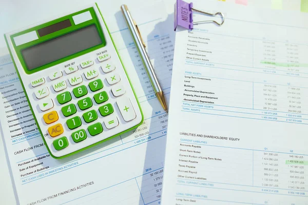 Czas Podatkowy Kalkulator Dokumenty Biurku — Zdjęcie stockowe
