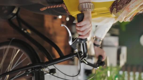 Closeup Business Woman Bicycle Eco Office — Vídeos de Stock