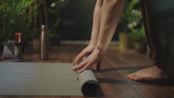 Closeup Middle Aged Woman Yoga Mat Folding Mat Green House — Wideo stockowe