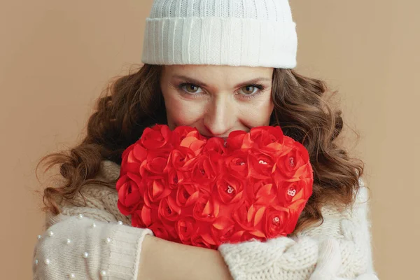 Hola Invierno Mujer Moda Suéter Beige Mitones Sombrero Sobre Fondo —  Fotos de Stock
