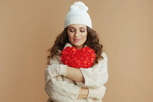 Hola Invierno Mujer Elegante Relajada Suéter Beige Mitones Sombrero Sobre —  Fotos de Stock