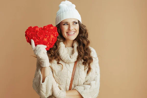 Hola Invierno Mujer Elegante Sonriente Suéter Beige Mitones Sombrero Sobre — Foto de Stock