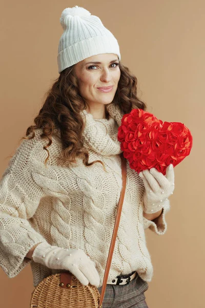 Hola Invierno Mujer Mediana Edad Con Estilo Feliz Suéter Beige — Foto de Stock