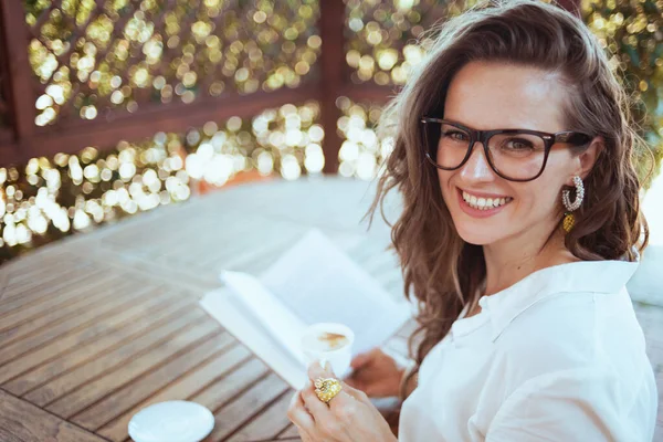 Portrait Smiling Modern Woman White Shirt Cup Coffee Eyeglasses Sitting — Stock Photo, Image
