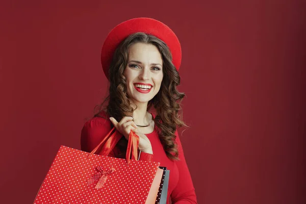 Feliz San Valentín Sonriente Mujer Con Estilo Vestido Rojo Boina — Foto de Stock