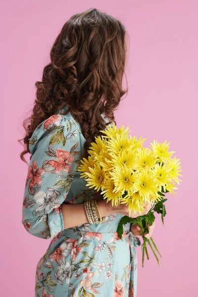 Modern Woman Long Wavy Brunette Hair Yellow Chrysanthemums Flowers Isolated — Stockfoto
