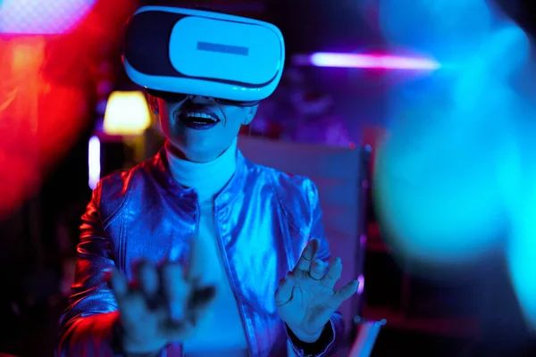 Neon Metaverse Futuristic Concept Happy Stylish Female Virtual Reality Goggles — Fotografia de Stock