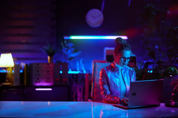 Neon Metaverse Futuristic Concept Elegant Business Woman Glasses Using Laptop — Stock Photo, Image