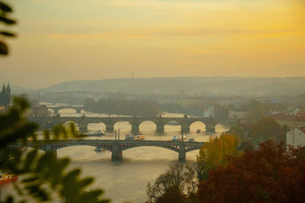 Vltava Nehri Karlov Manzara Çok Günbatımında Prag Çek Cumhuriyeti Nde — Stok fotoğraf