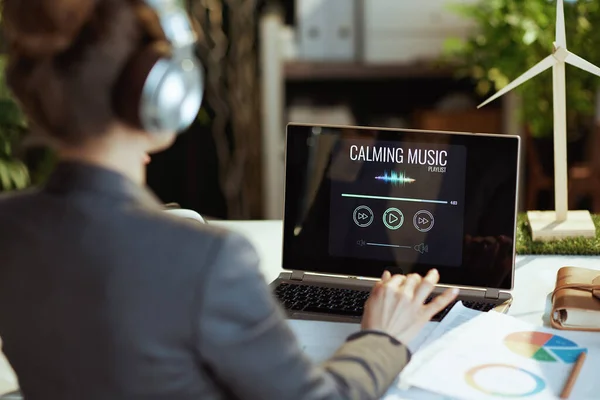 Seen Modern Business Woman Documents Laptop Listening Music Headphones Modern — Stock Photo, Image