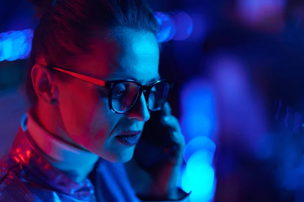 Neon Metaverse Futuristic Concept Trendy Woman Glasses Using Smartphone Modern — Stock Photo, Image