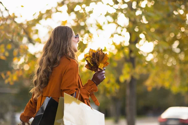 Hello Autumn Seen Stylish Woman Orange Trench Coat Shopping Bags — Stock Photo, Image