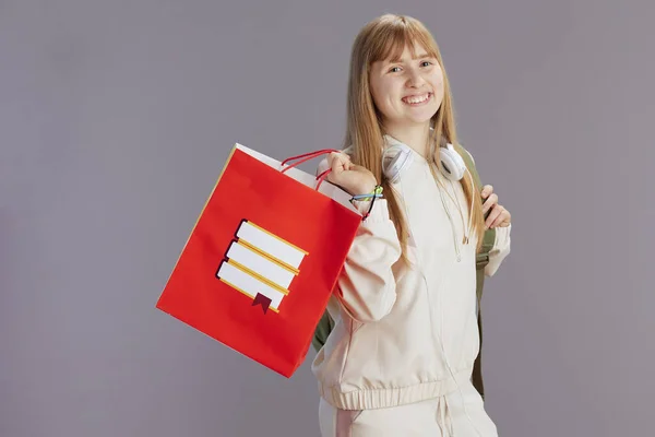 Χαρούμενη Μοντέρνα Μαθήτρια Μπεζ Φόρμα Τσάντα Για Ψώνια Και Ακουστικά — Φωτογραφία Αρχείου