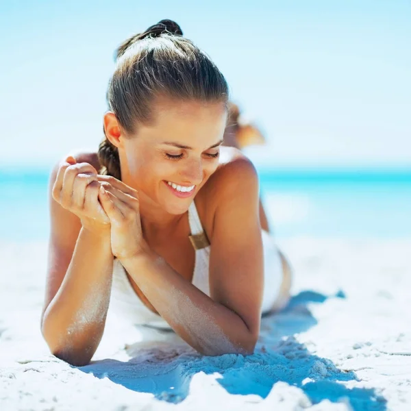 Happy Young Woman Laying Beach — Stock Photo, Image