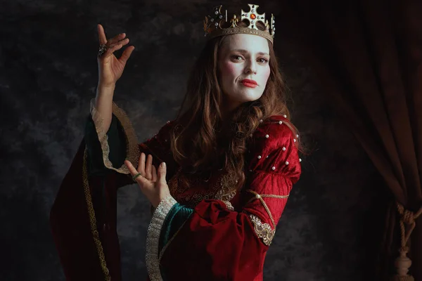 Medieval Queen Red Dress White Makeup Crown Dark Gray Background — Stock Photo, Image