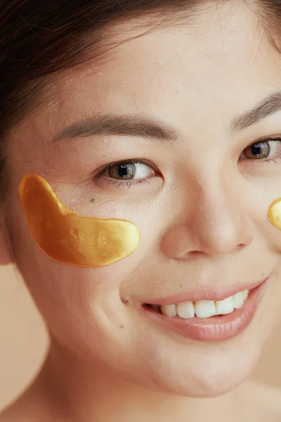 Young Asian Woman Eye Patches — Stock Photo, Image