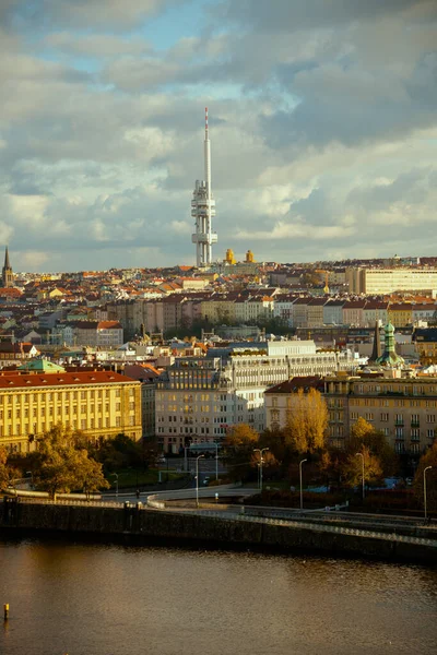 Landskap Med Zizkov Television Tower Kvelden Høsten Praha Tsjekkia – stockfoto