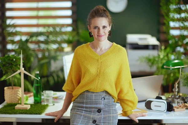 Feliz Moda Mediana Edad Dueño Una Pequeña Empresa Mujer Suéter — Foto de Stock