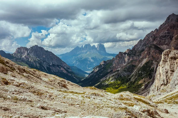 Zomertijd Dolomieten Landschap Met Bergen Wolken Rotsen — Stockfoto