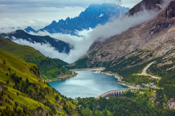 Ora Legale Nelle Dolomiti Paesaggio Con Montagne Colline Lago Fedaia — Foto Stock