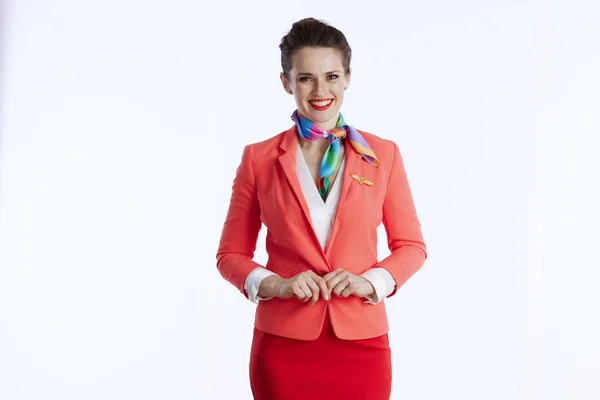 Glimlachende Moderne Vrouwelijke Stewardess Tegen Witte Achtergrond Uniform — Stockfoto