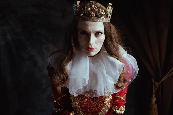 Scary Medieval Queen Red Dress White Collar Crown Dark Gray — Stock Photo, Image