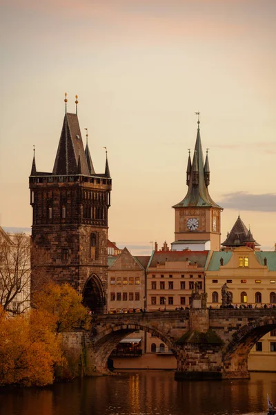Τοπίο Karlov Πιο Κατά Δύση Του Ηλίου Φθινόπωρο Στην Πράγα — Φωτογραφία Αρχείου