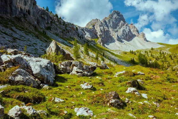 Zomertijd Dolomieten Landschap Met Bergen Wolken Rotsen — Stockfoto
