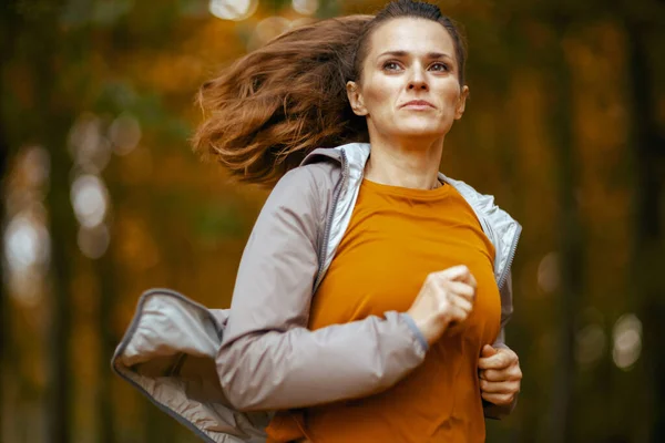 Hello Autumn Stylish Woman Fitness Clothes Park Jogging — Stock Photo, Image