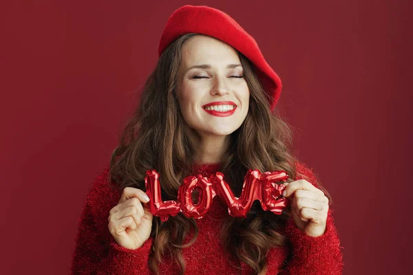 Feliz San Valentín Mujer Moda Feliz Suéter Rojo Boina Con —  Fotos de Stock