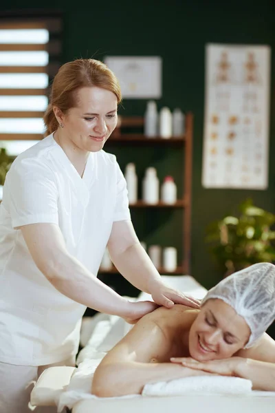 Healthcare Time Medical Massage Therapist Spa Salon Massaging Client Massage — Stock Photo, Image