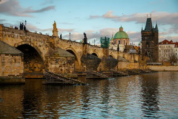 Krajina Řekou Vltavou Karlovým Mostem Večer Podzim Praze — Stock fotografie