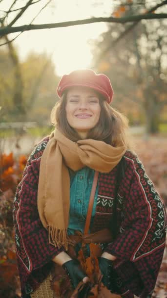 Hello Autumn Cheerful Modern Woman Scarf City Park — Stock Video