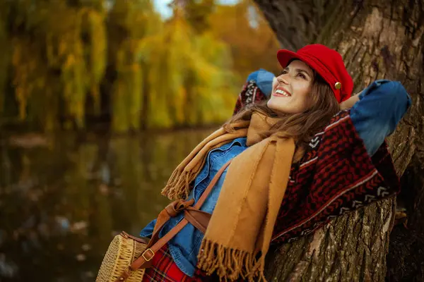 Hello Autumn Relaxed Elegant Female Jeans Shirt Red Hat Scarf — Stock Photo, Image