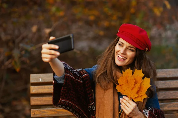 Hello Autumn Smiling Modern Female Red Hat Autumn Leafs Scarf — Stock Photo, Image