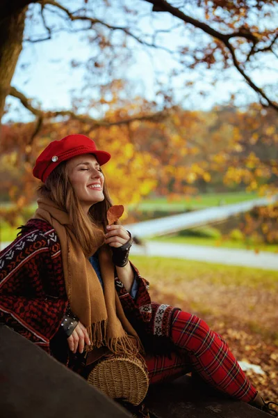 Hello Autumn Happy Middle Aged Woman Red Hat Autumn Leaf — Stock Photo, Image