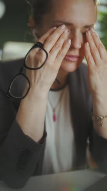 Sustainable Workplace Stressed Modern Businesswoman Work Eyeglasses — Stock Video
