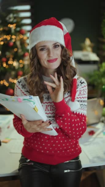 Navidad Retrato Elegante Sonriente Propietaria Una Pequeña Empresa Años Con — Vídeos de Stock