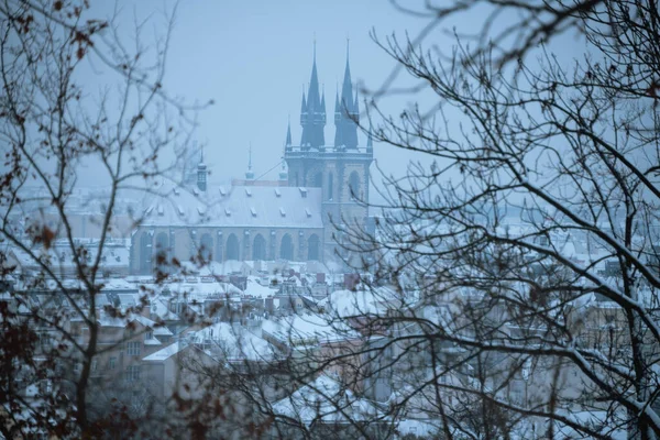 Landskap Vintern Prag Tjeckien Med Kyrkan Vår Dam Innan Tyn — Stockfoto