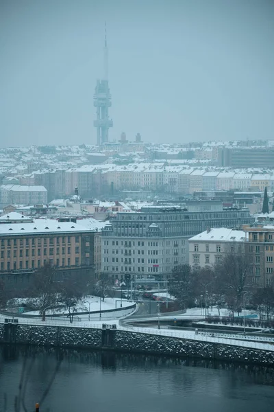 Landskap Vintern Prag Tjeckien Med Floden Vltava Och Tornet Zizkov — Stockfoto