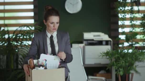 Nuevo Trabajo Preocupado Moderno Años Edad Mujer Trabajadora Moderna Oficina — Vídeos de Stock