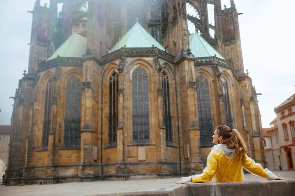 Seen Solo Traveller Woman Yellow Blouse Raincoat Prague Czech Republic — Stock Photo, Image